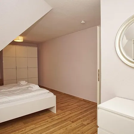 Apartment strandnah mit Balkon, gratis Nutzung vom AHOI Erlebnisbad und Sauna in Sellin - Strandhaus Mönchgut FeWo21